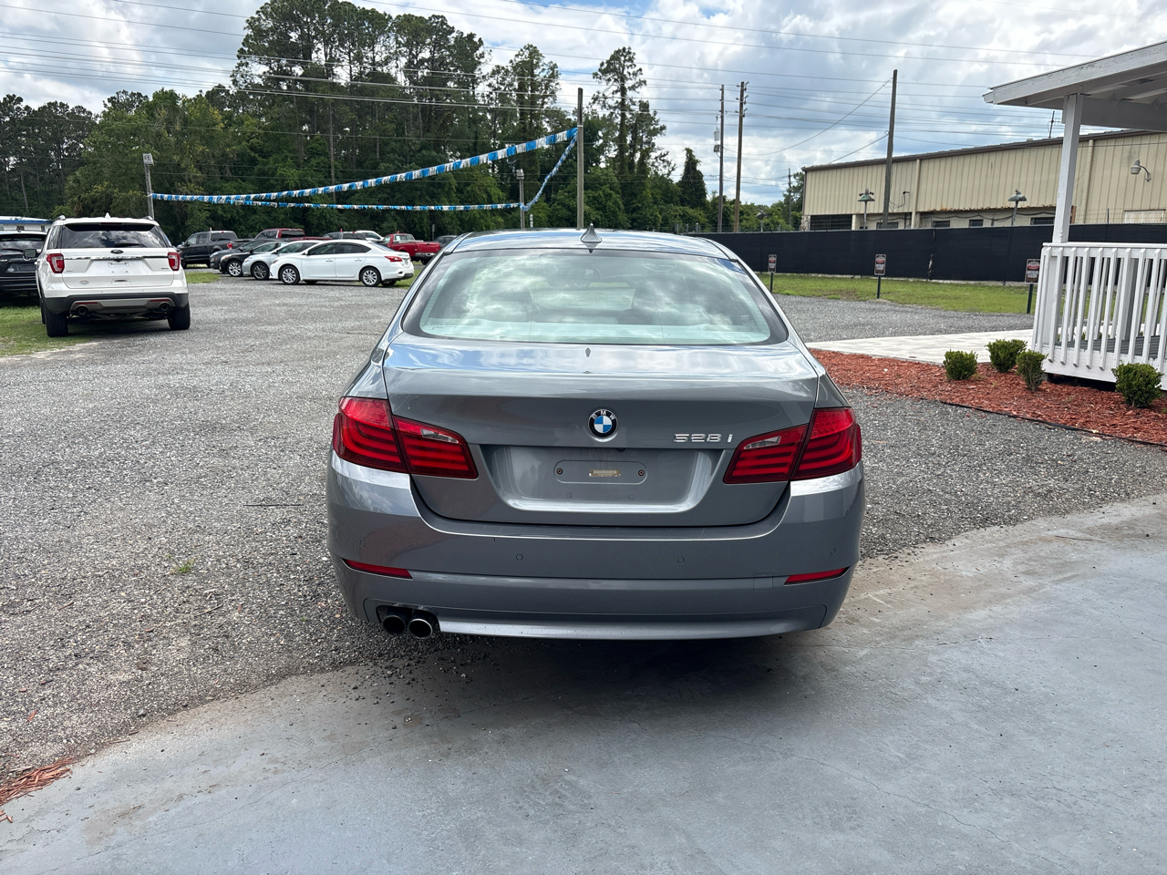 BMW 5 Series 4dr Sdn 528i RWD 2013
