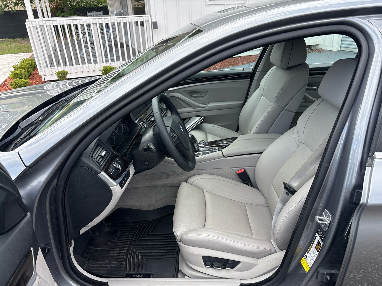 BMW 5 Series 4dr Sdn 528i RWD 2013