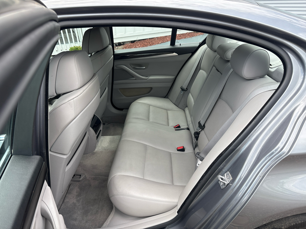 BMW 5 Series 4dr Sdn 528i RWD 2013