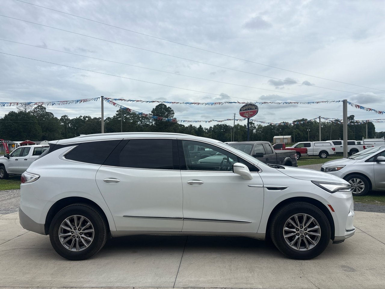 Buick Enclave FWD 4dr Essence 2023