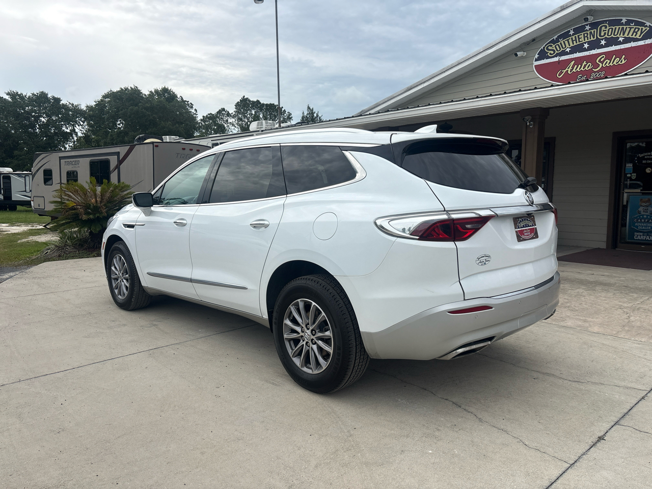 Buick Enclave FWD 4dr Essence 2023