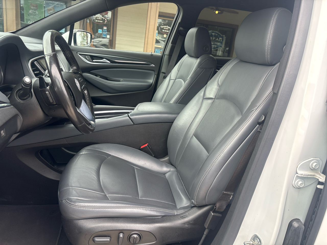 Buick Enclave FWD 4dr Essence 2023