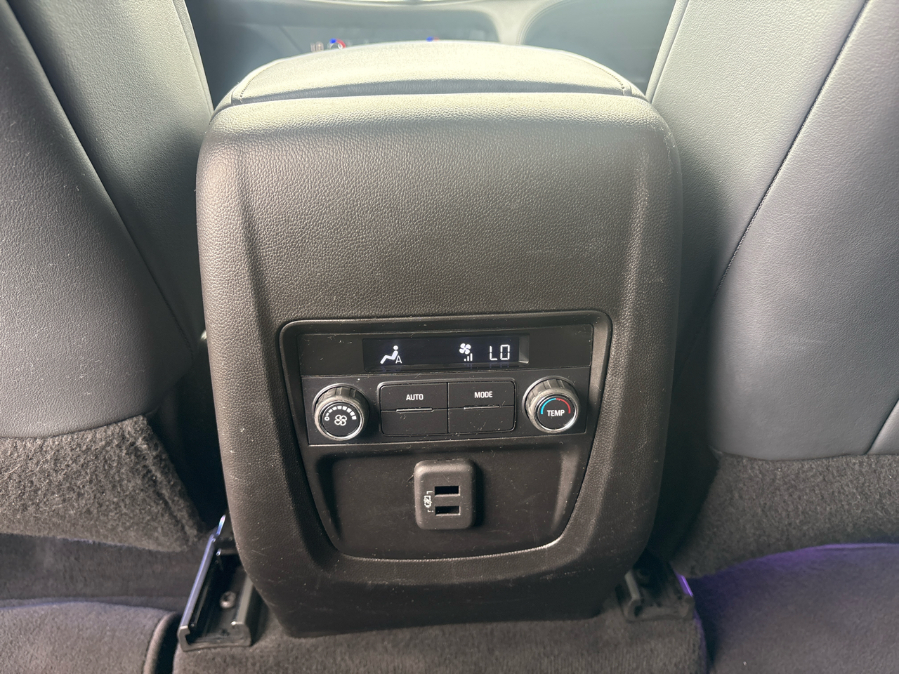 Buick Enclave FWD 4dr Essence 2023
