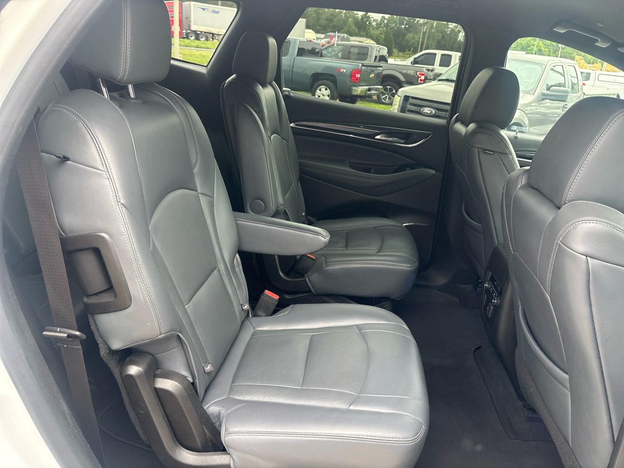 Buick Enclave FWD 4dr Essence 2023