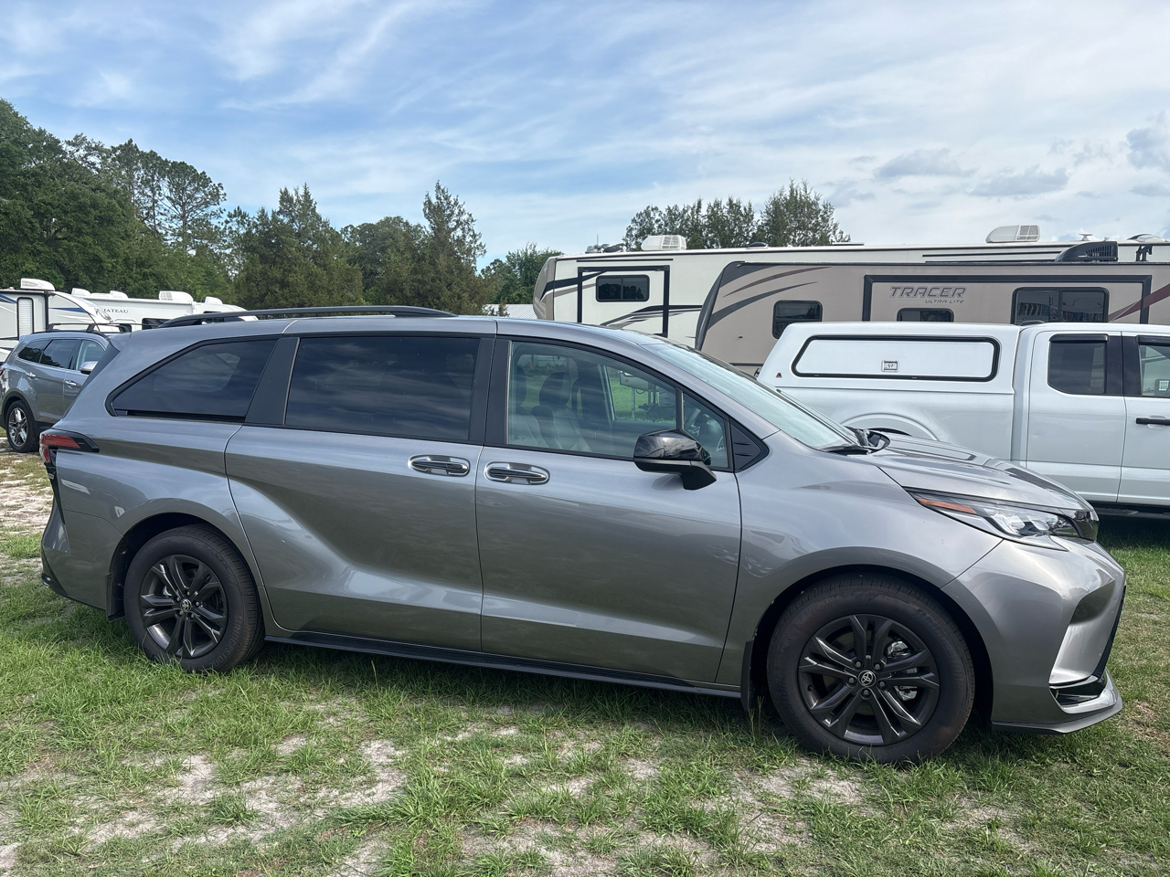 Toyota Sienna XSE AWD 7-Passenger (Natl) 2026