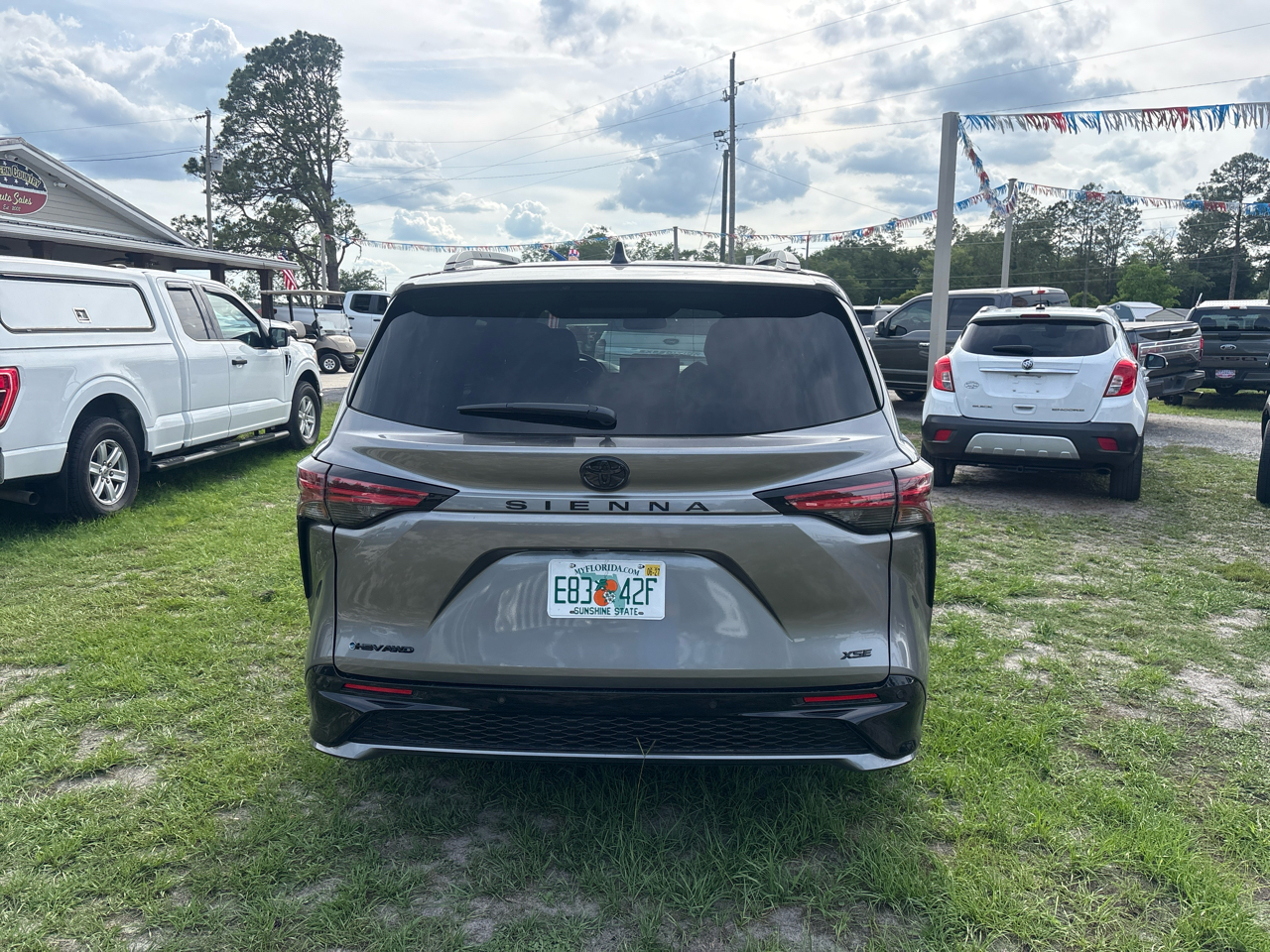 Toyota Sienna XSE AWD 7-Passenger (Natl) 2026