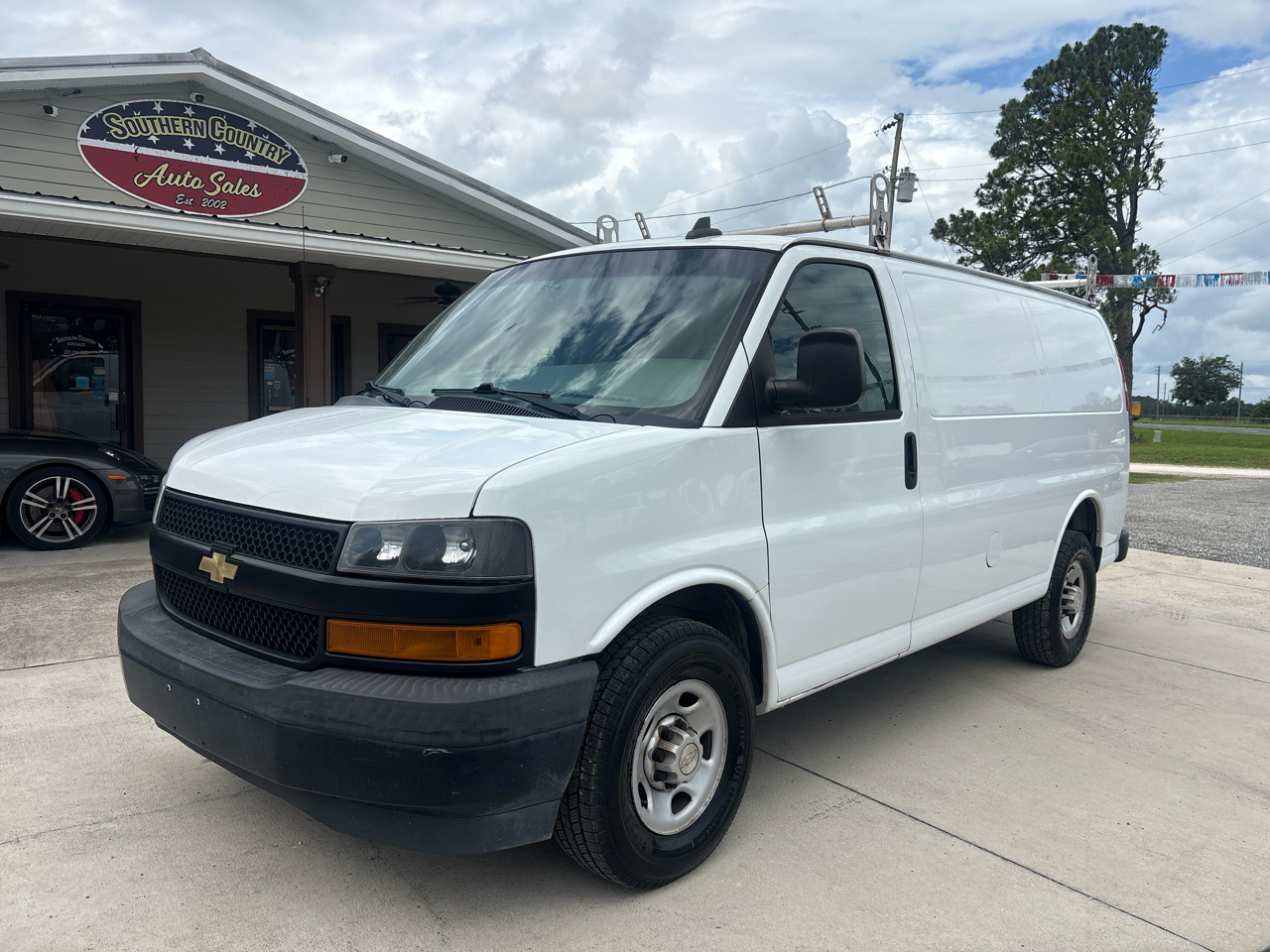 Chevrolet Express Cargo Van RWD 2500 135" 2020