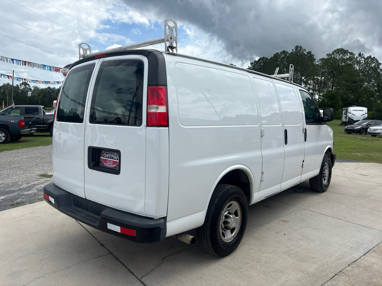Chevrolet Express Cargo Van RWD 2500 135" 2020