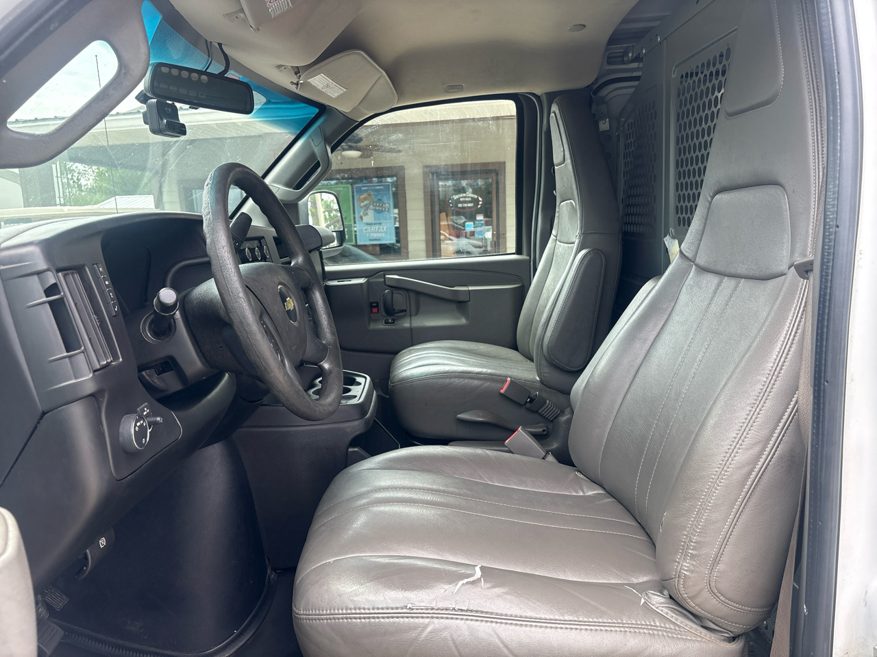 Chevrolet Express Cargo Van RWD 2500 135" 2020