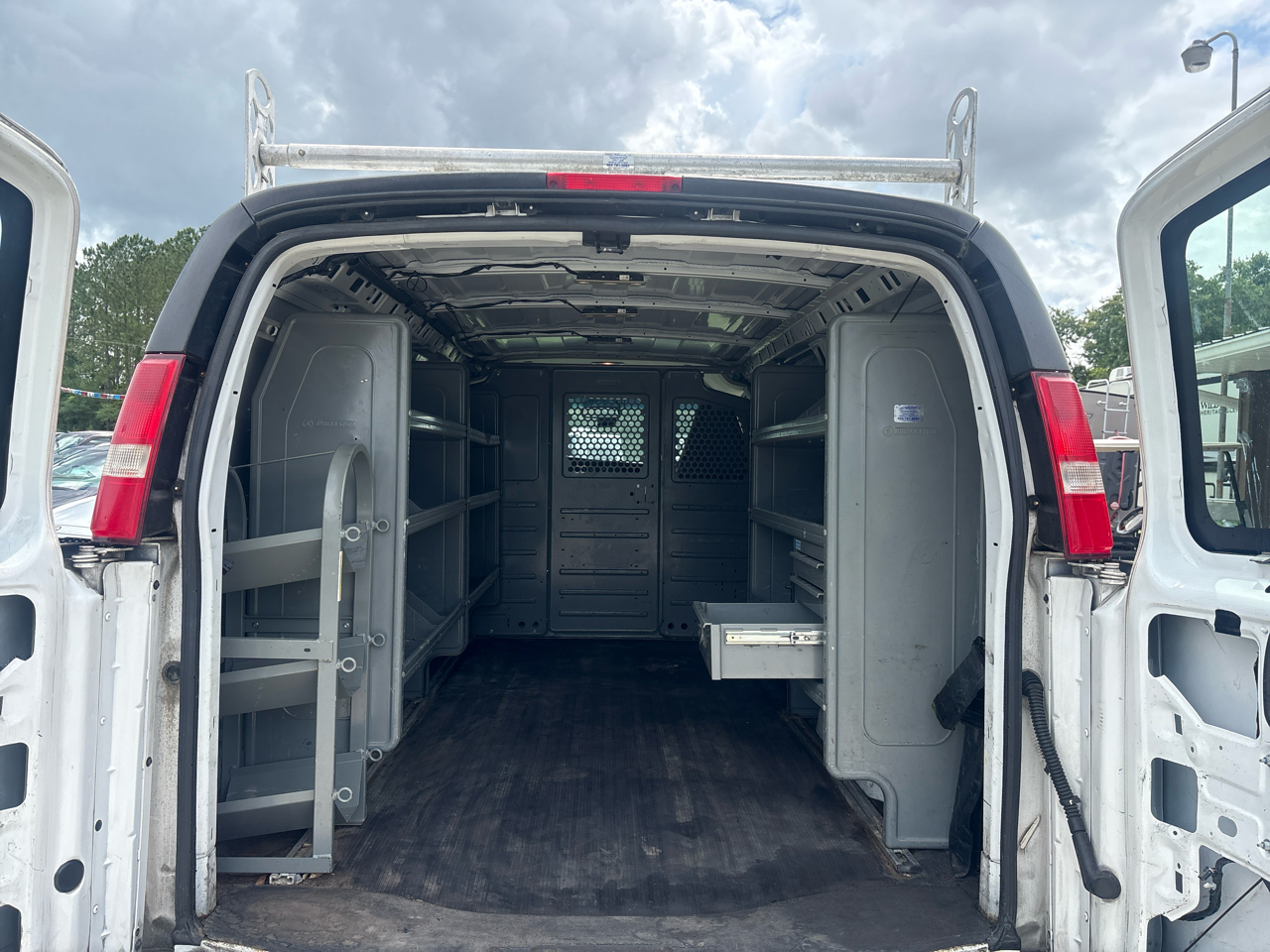 Chevrolet Express Cargo Van RWD 2500 135" 2020