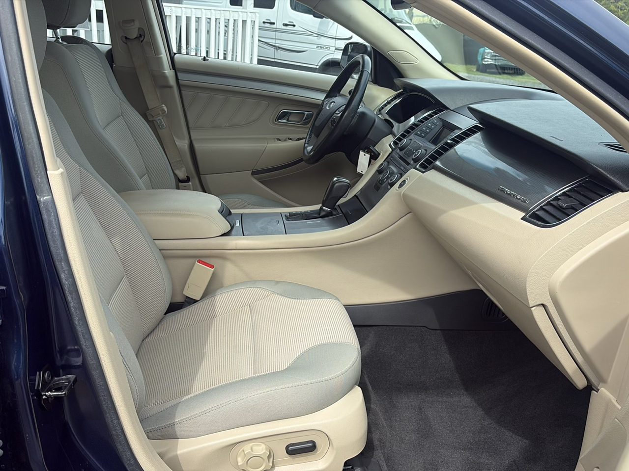 Ford Taurus SEL FWD 2017