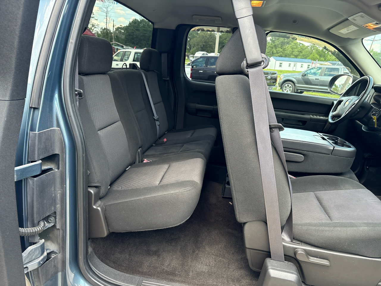 Chevrolet Silverado 1500 2WD Ext Cab 143.5" LT 2011