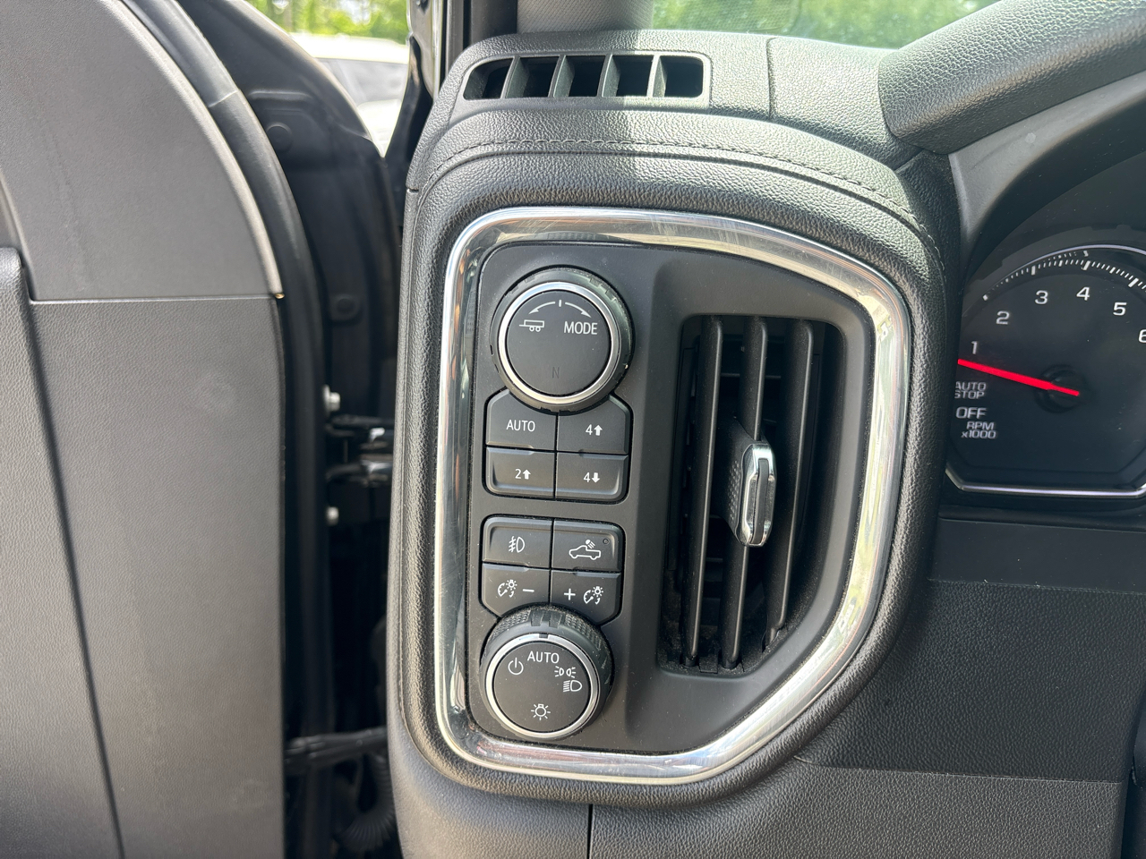 Chevrolet Silverado 1500 4WD Crew Cab 147" RST 2020