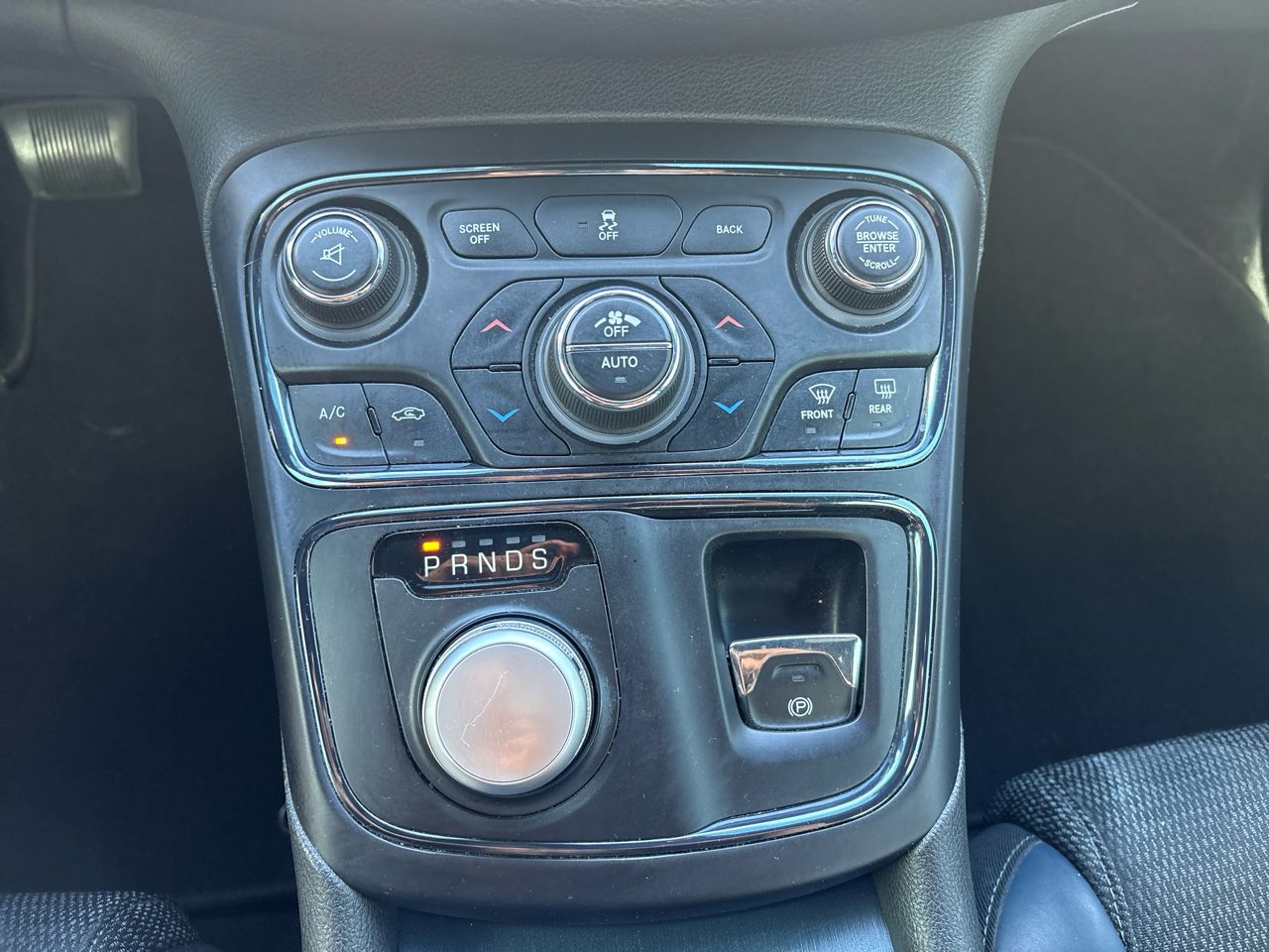 Chrysler 200 4dr Sdn S FWD 2015