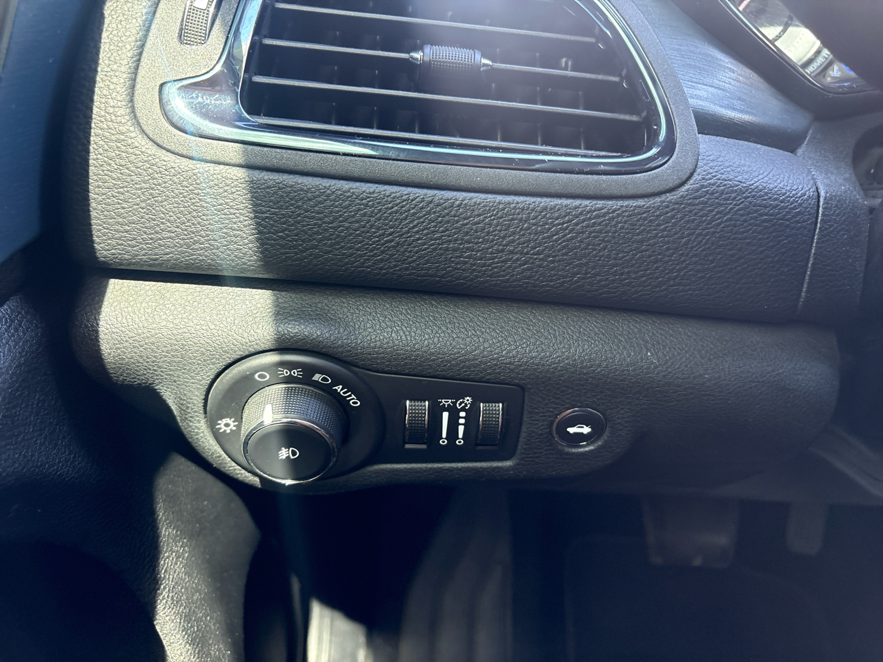 Chrysler 200 4dr Sdn S FWD 2015