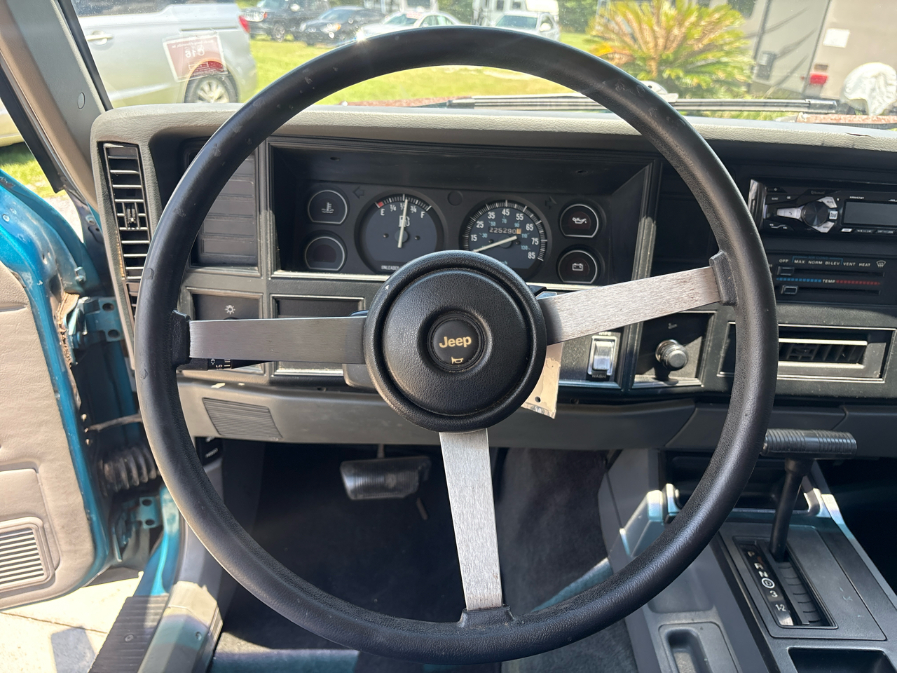 Jeep Cherokee 2dr SE 1994