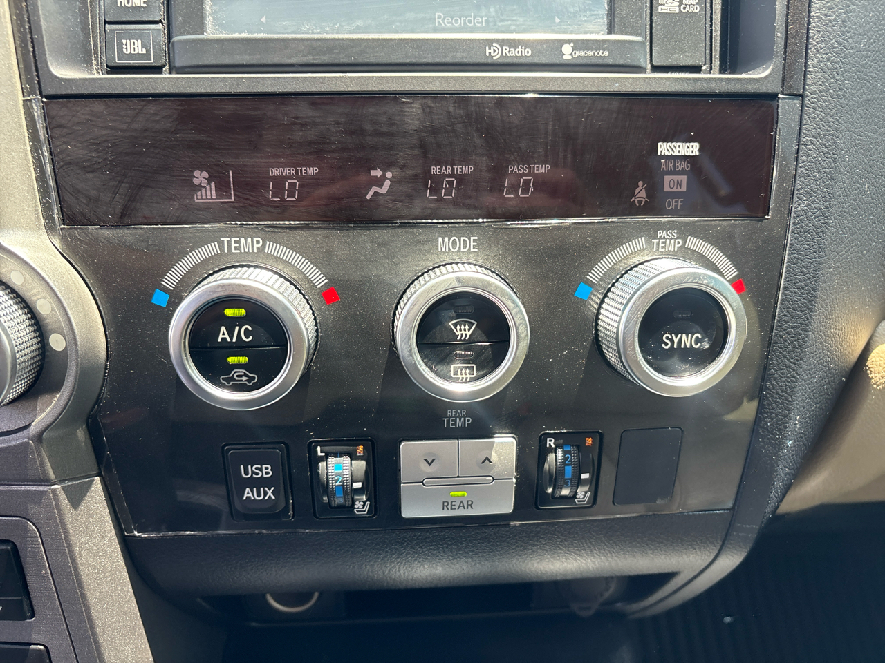 Toyota Sequoia RWD 5.7L Platinum (Natl) 2016