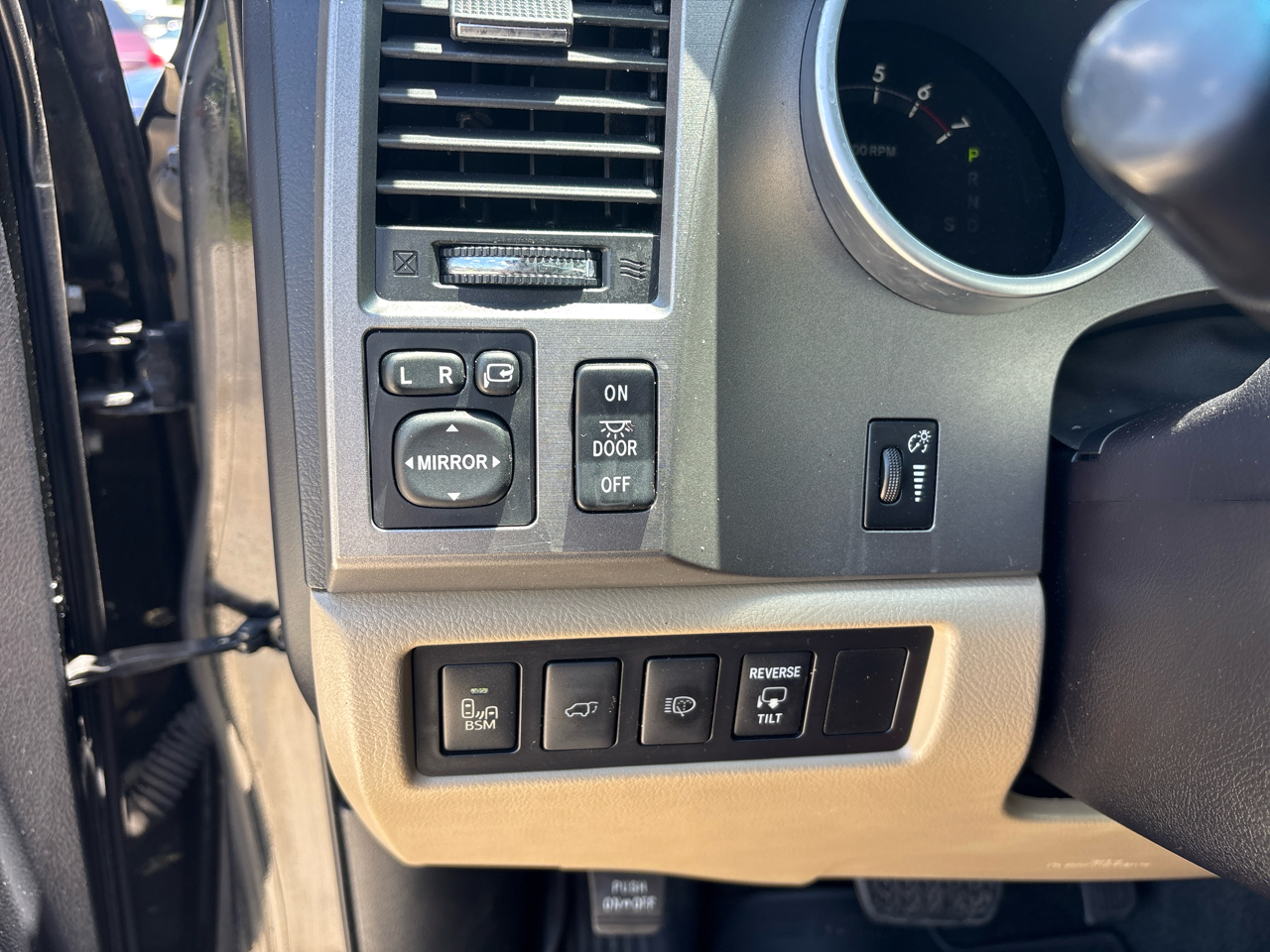 Toyota Sequoia RWD 5.7L Platinum (Natl) 2016