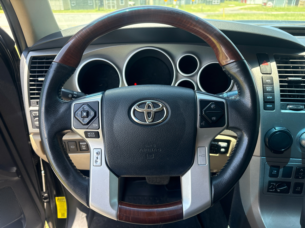 Toyota Sequoia RWD 5.7L Platinum (Natl) 2016