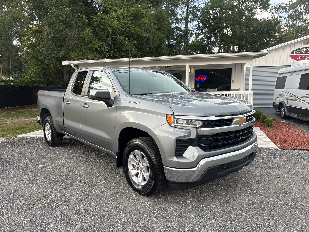 Chevrolet Silverado 1500 2WD Double Cab 147" LT 2024