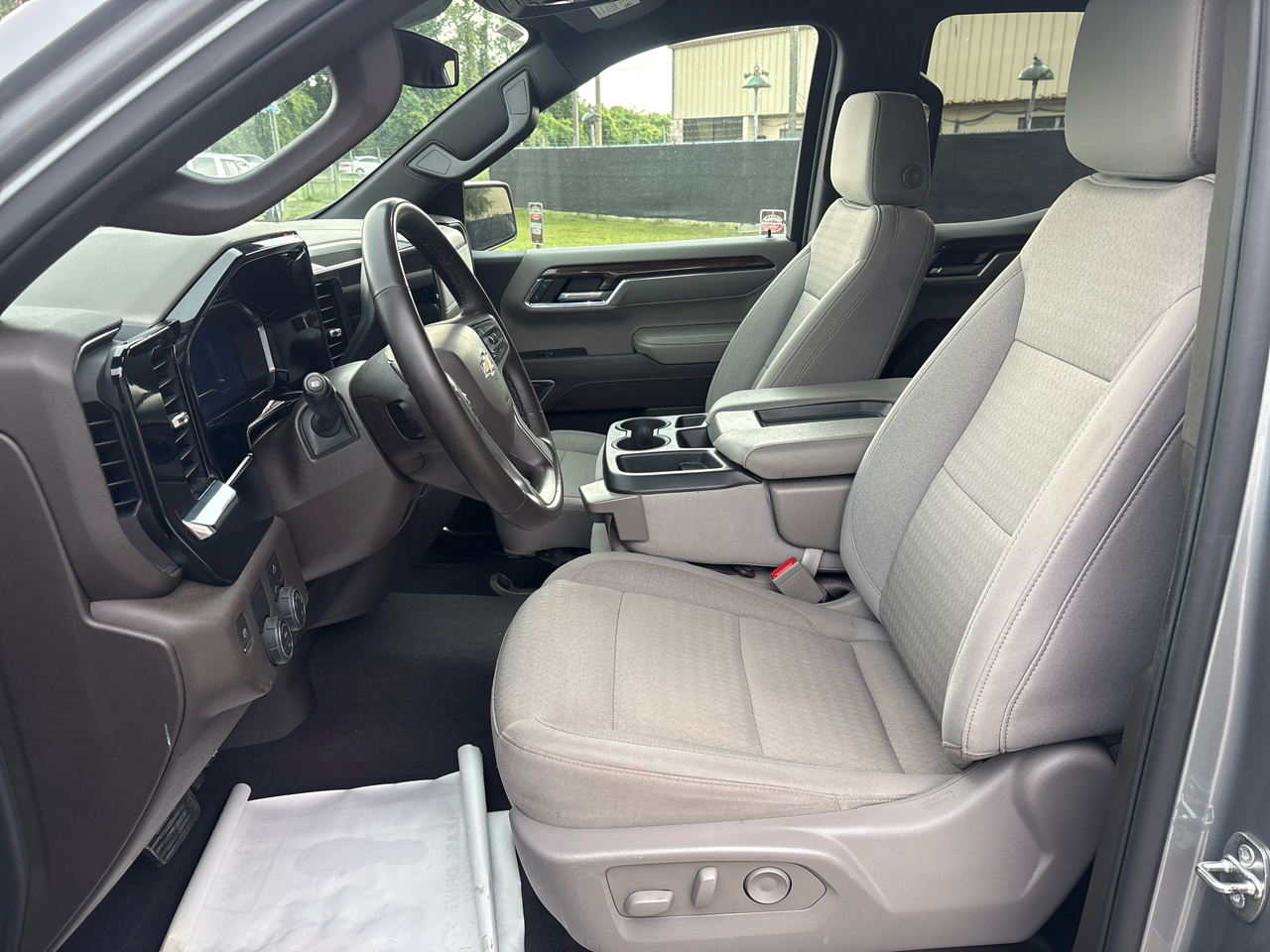 Chevrolet Silverado 1500 2WD Double Cab 147" LT 2024