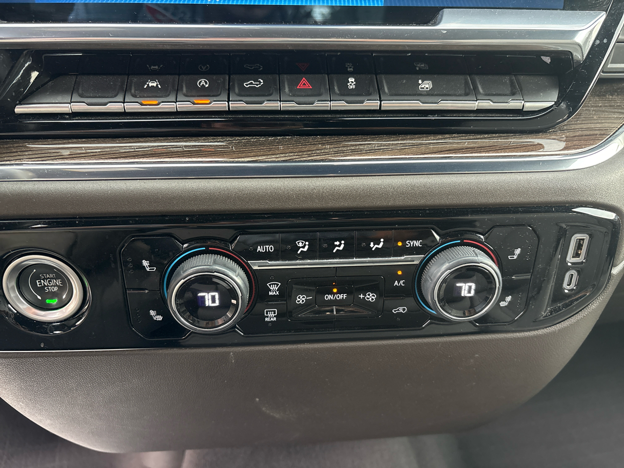 Chevrolet Silverado 1500 2WD Double Cab 147" LT 2024