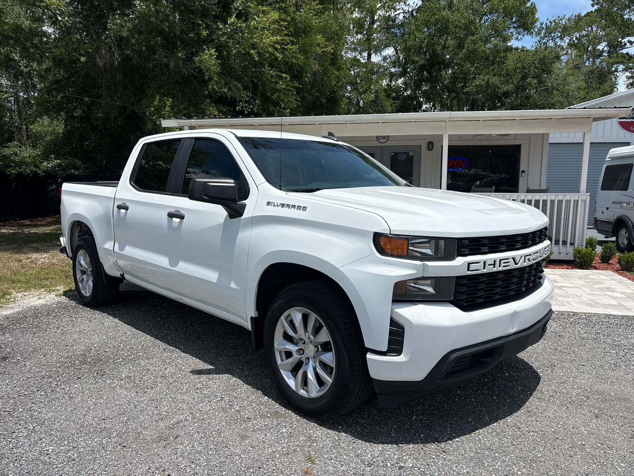 Chevrolet Silverado 1500 2WD Crew Cab 147" Custom 2020