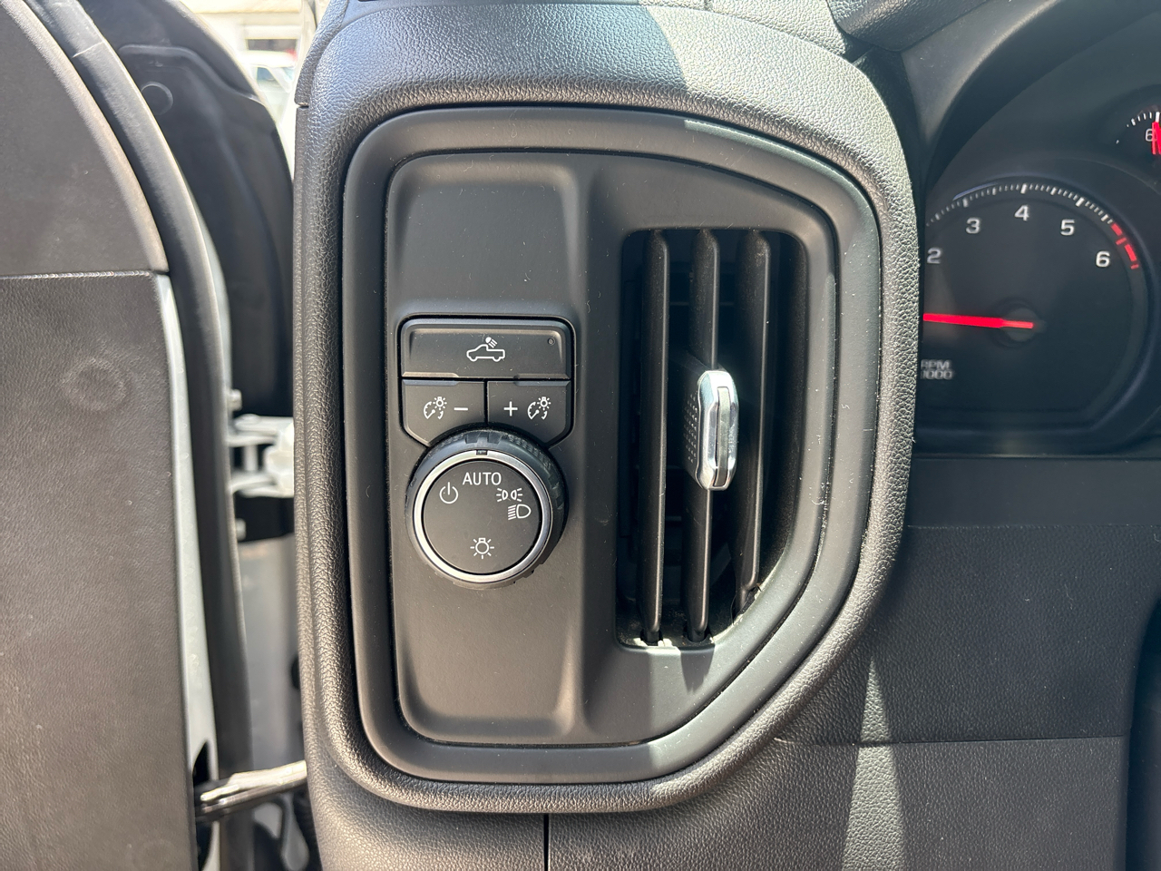 Chevrolet Silverado 1500 2WD Crew Cab 147" Custom 2020