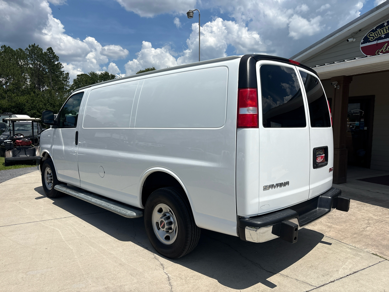 GMC Savana Cargo Van RWD 2500 135" 2021