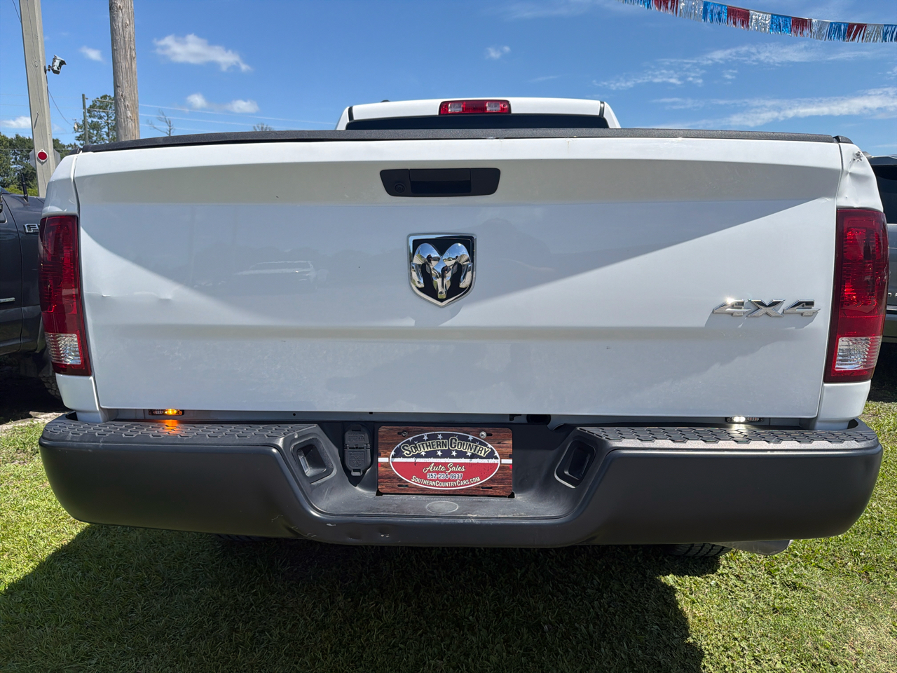 RAM 1500 Classic Tradesman 4x4 Quad Cab 6'4" Box 2024