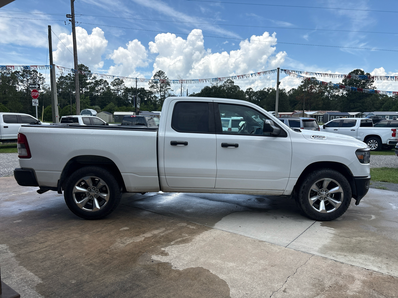 RAM 1500 Tradesman 4x2 Quad Cab 6'4" Box 2023