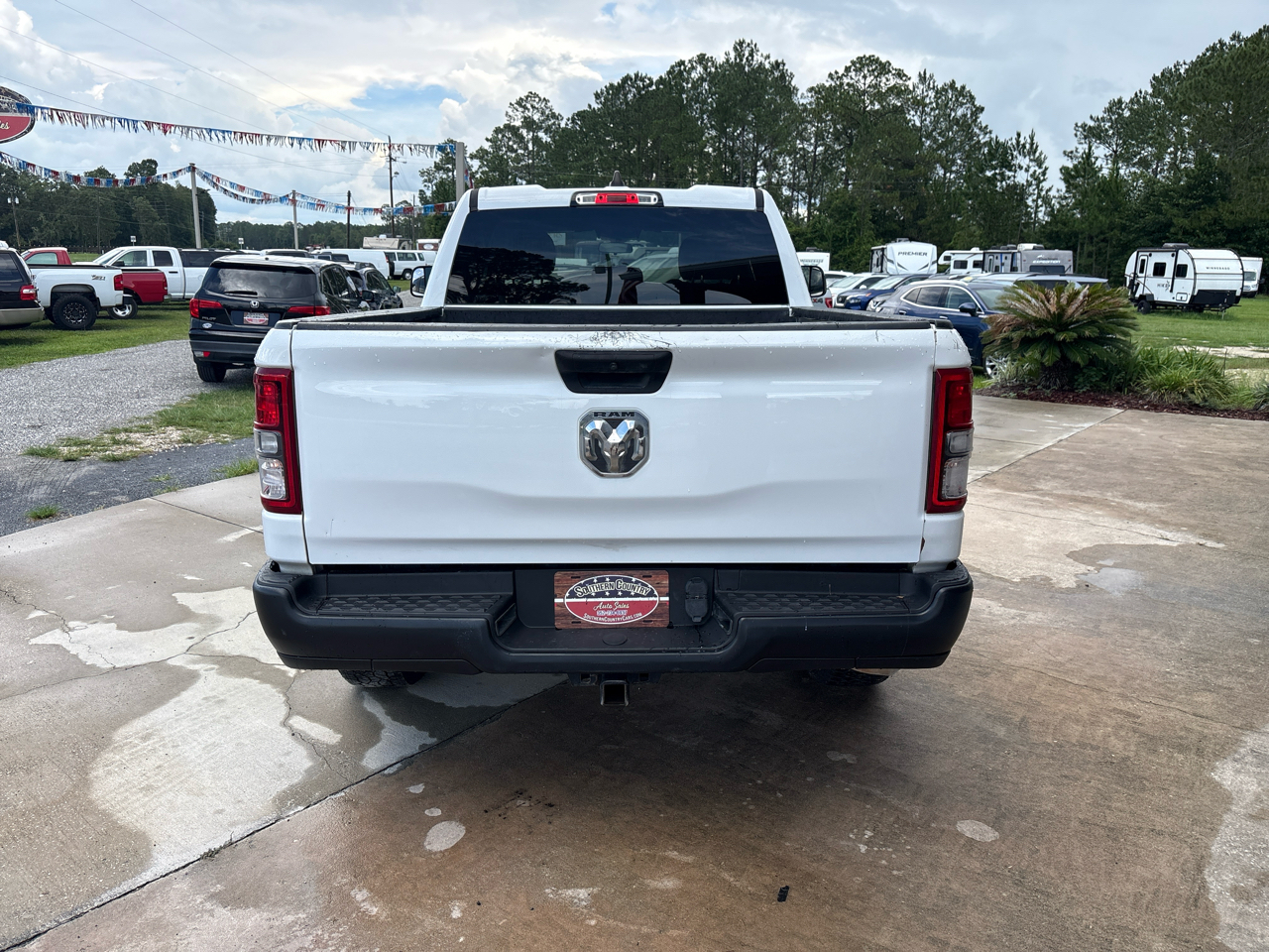 RAM 1500 Tradesman 4x2 Quad Cab 6'4" Box 2023
