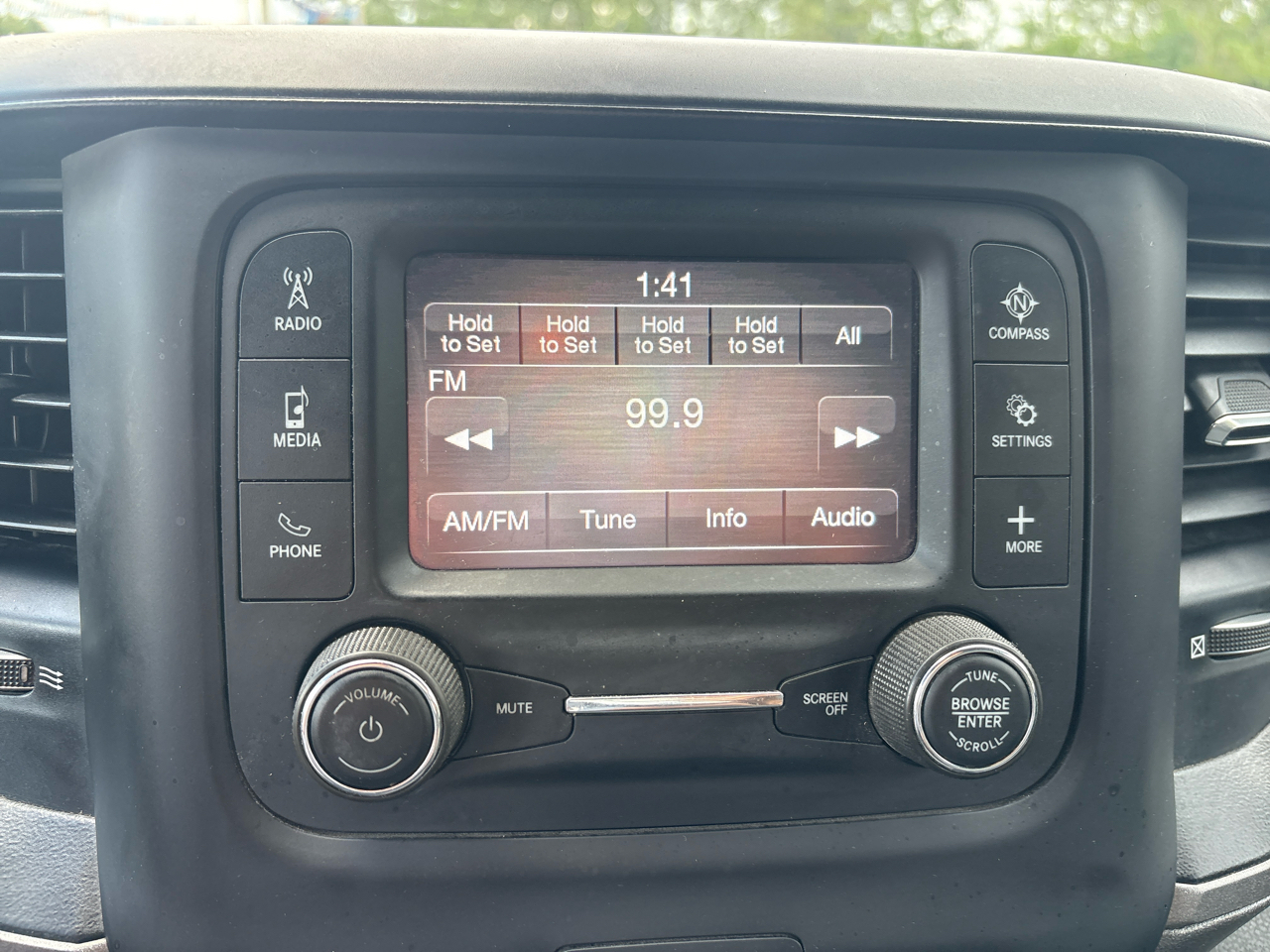 RAM 1500 Tradesman 4x2 Quad Cab 6'4" Box 2023