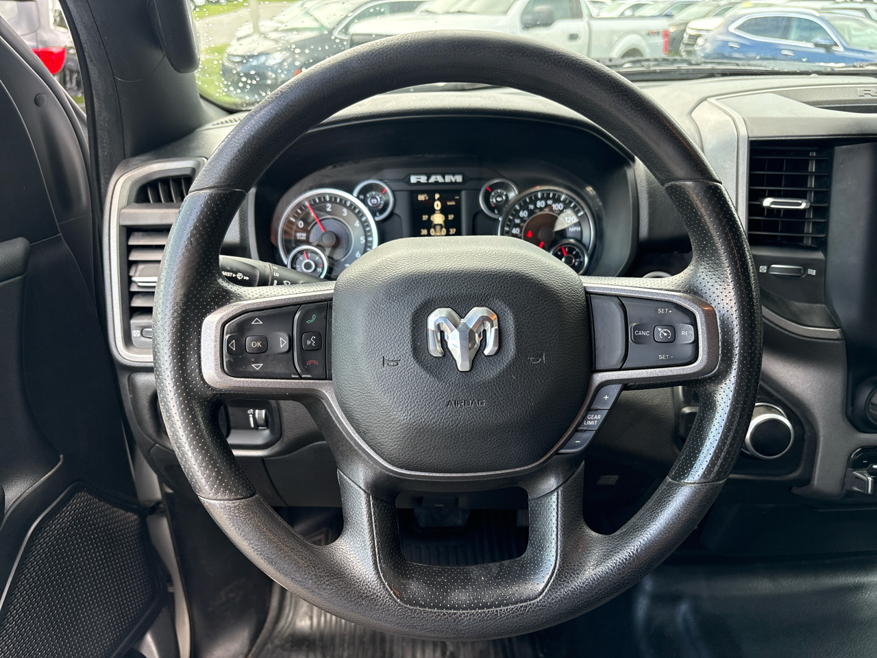 RAM 1500 Tradesman 4x2 Quad Cab 6'4" Box 2023
