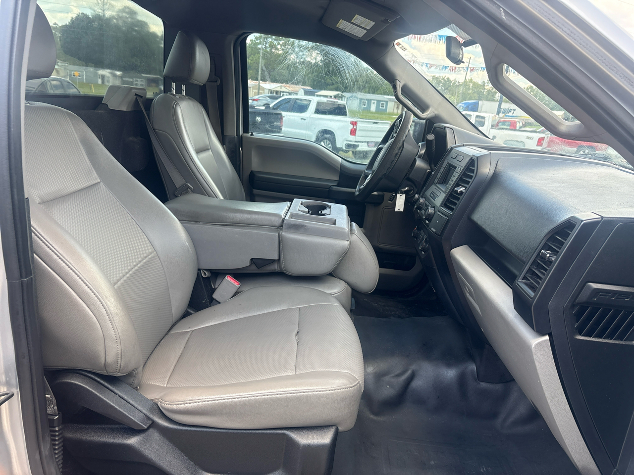 Ford F-150 4WD Reg Cab 141" XLT 2016