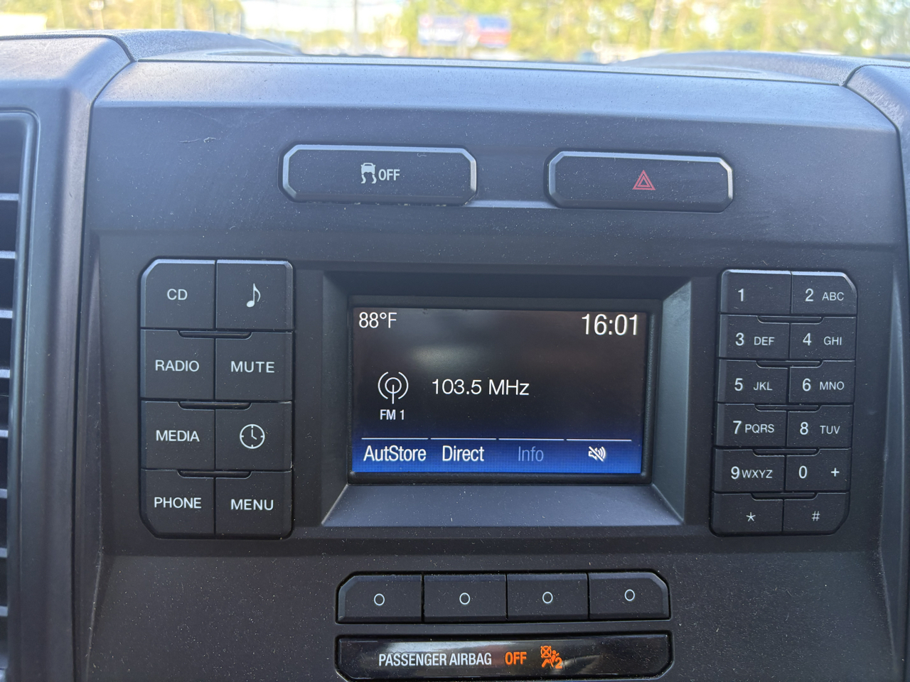 Ford F-150 4WD Reg Cab 141" XLT 2016