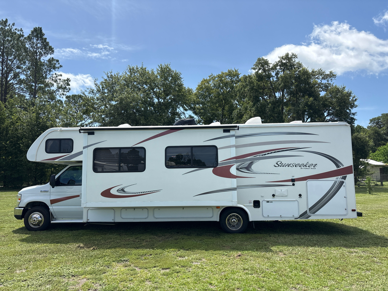 Forest River Sunseeker  2015