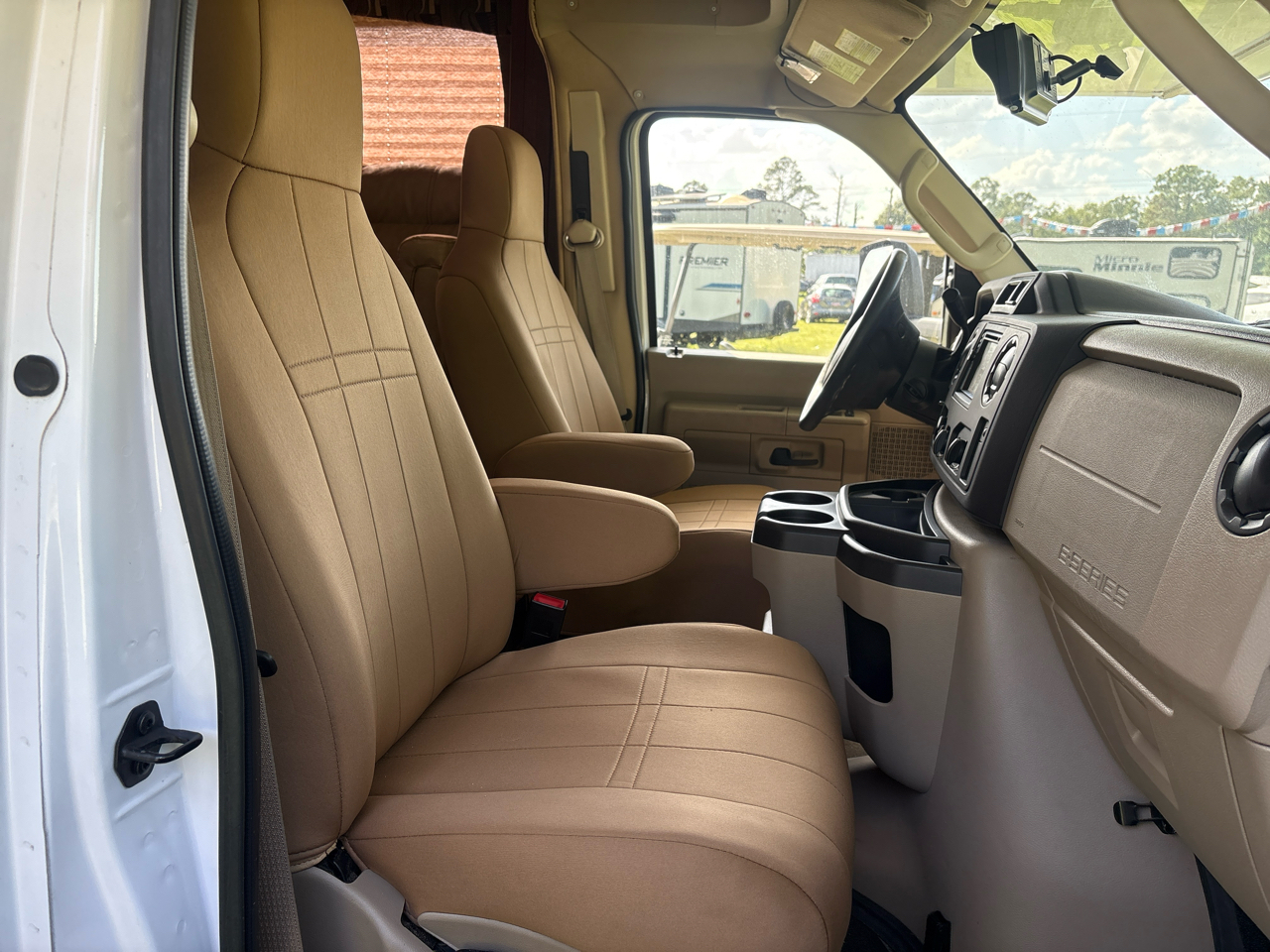 Forest River Sunseeker  2015