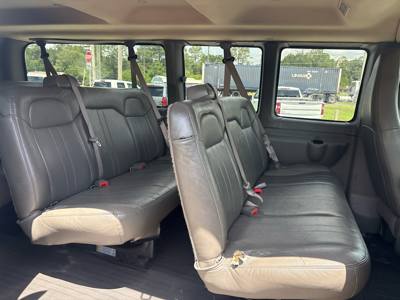 Chevrolet Express Passenger RWD 3500 155" LS 2024