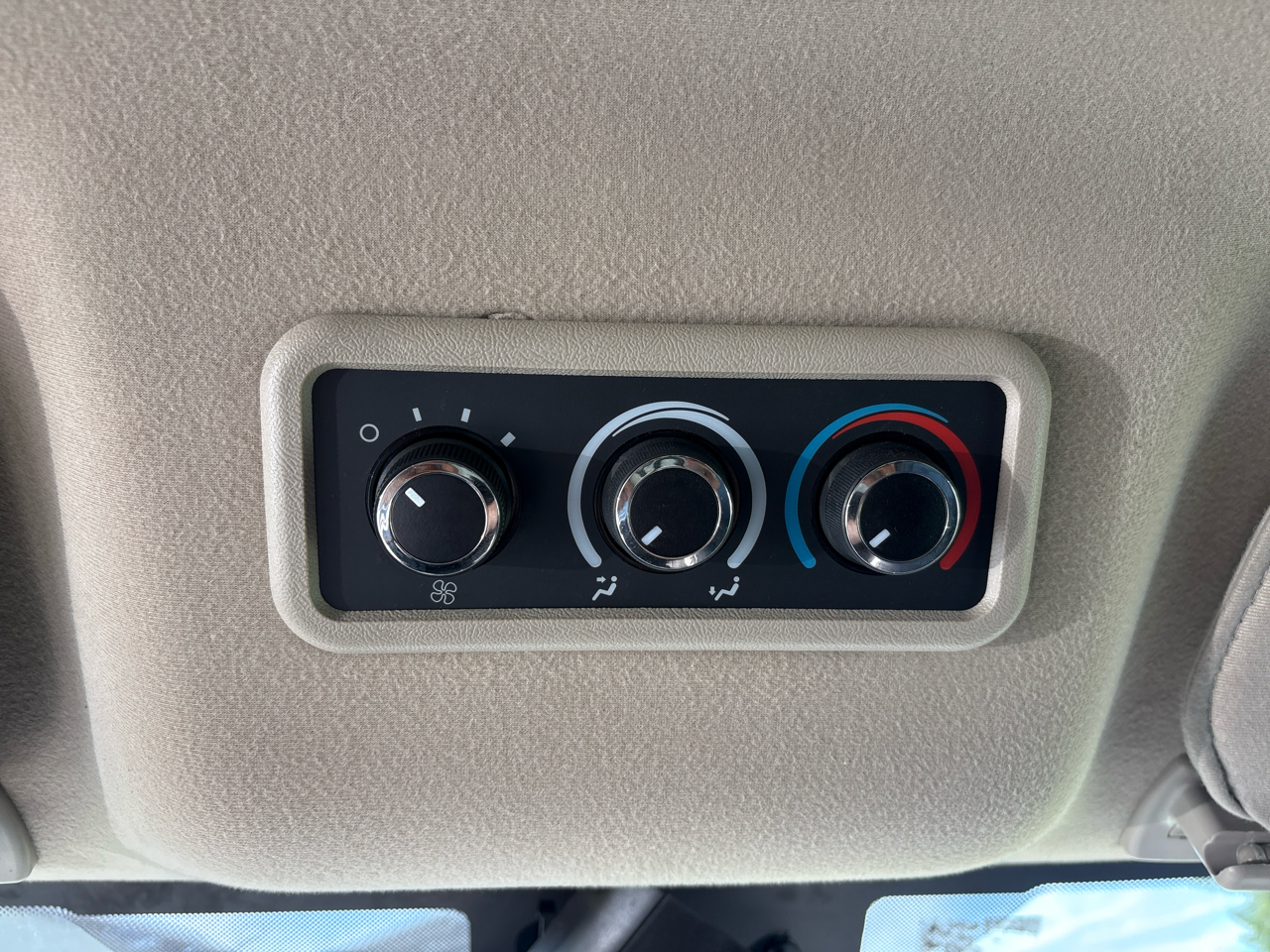 Chevrolet Express Passenger RWD 3500 155" LS 2024