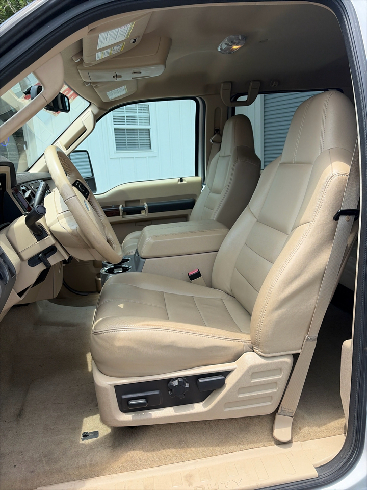 Ford Super Duty F-250 SRW 2WD Crew Cab 156" Lariat 2010