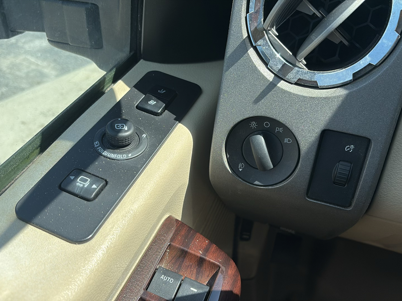 Ford Super Duty F-250 SRW 2WD Crew Cab 156" Lariat 2010