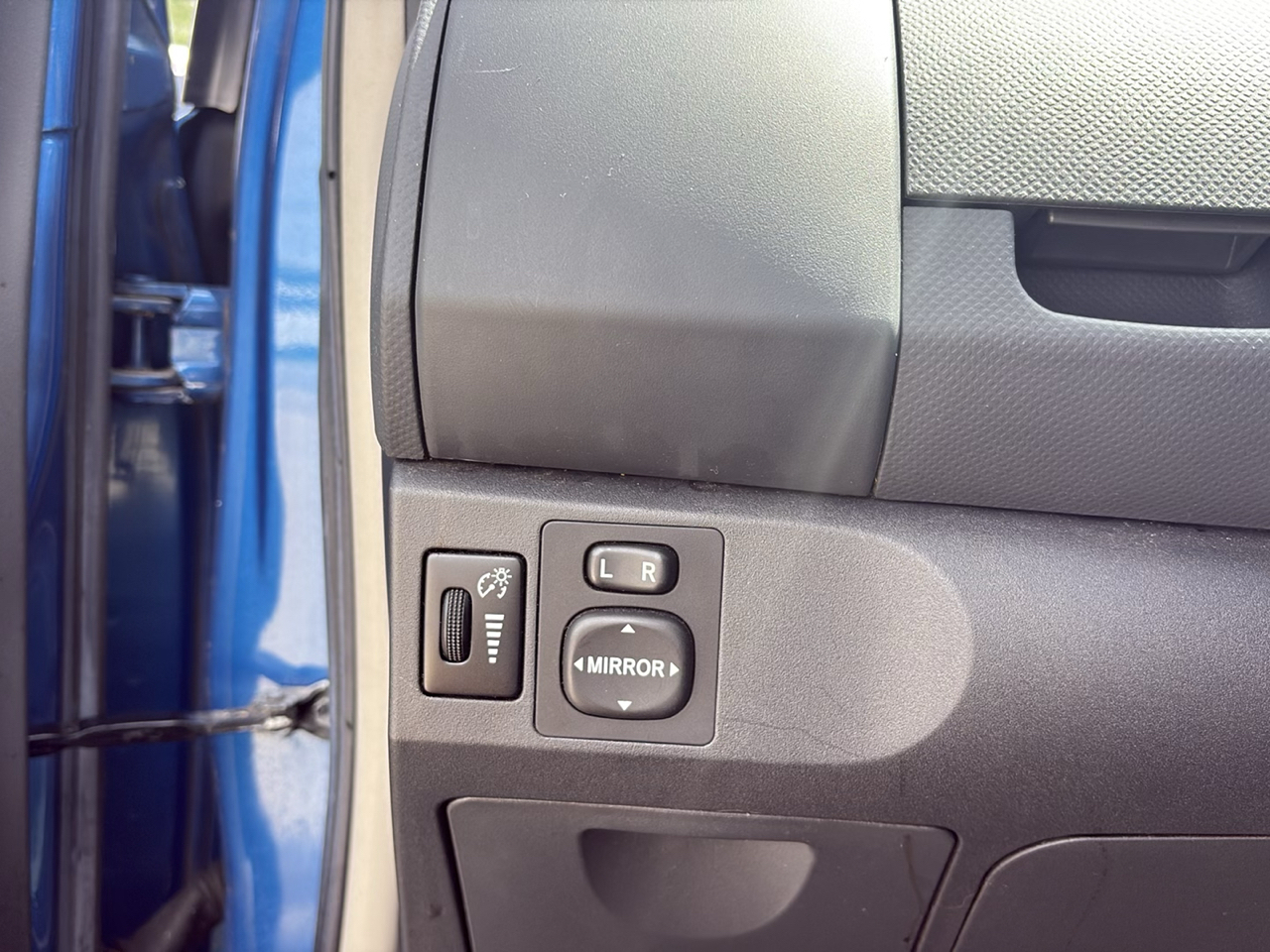 Toyota Yaris 3dr HB Man (Natl) 2008