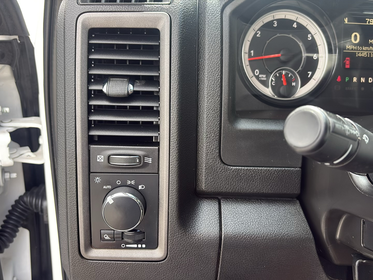 RAM 1500 Classic Tradesman 4x2 Quad Cab 6'4" Box 2023