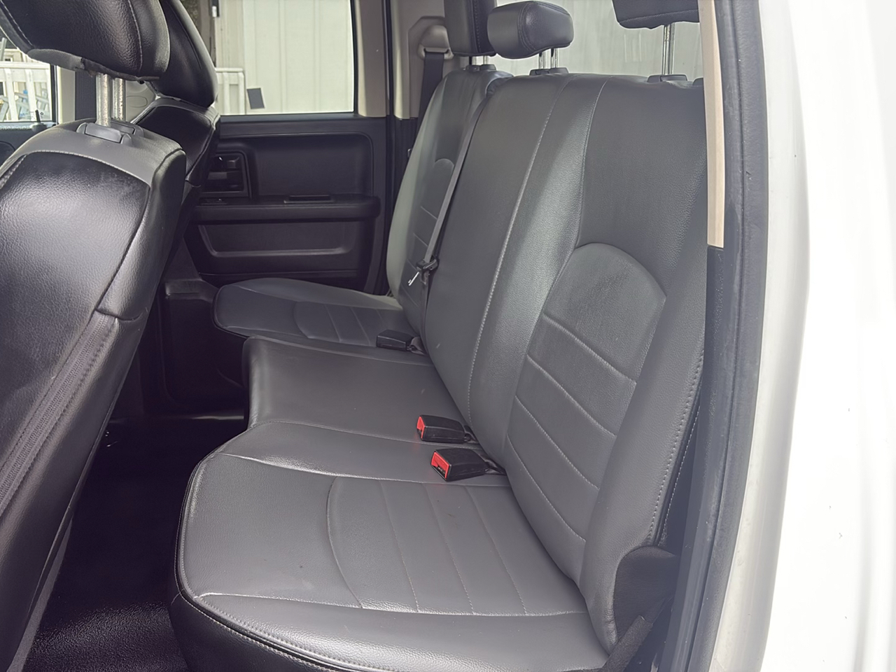 RAM 1500 Classic Tradesman 4x2 Quad Cab 6'4" Box 2023
