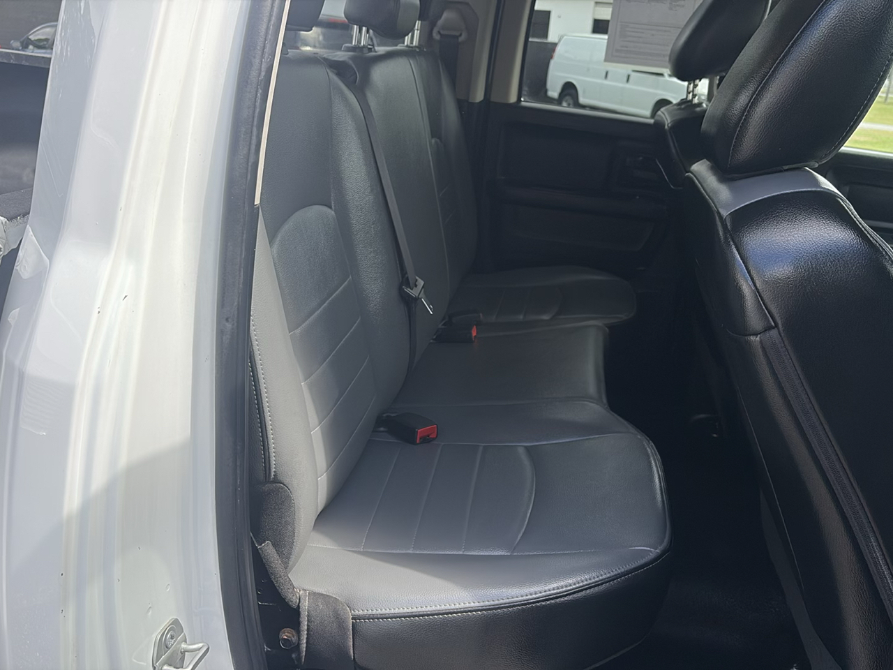 RAM 1500 Classic Tradesman 4x2 Quad Cab 6'4" Box 2023