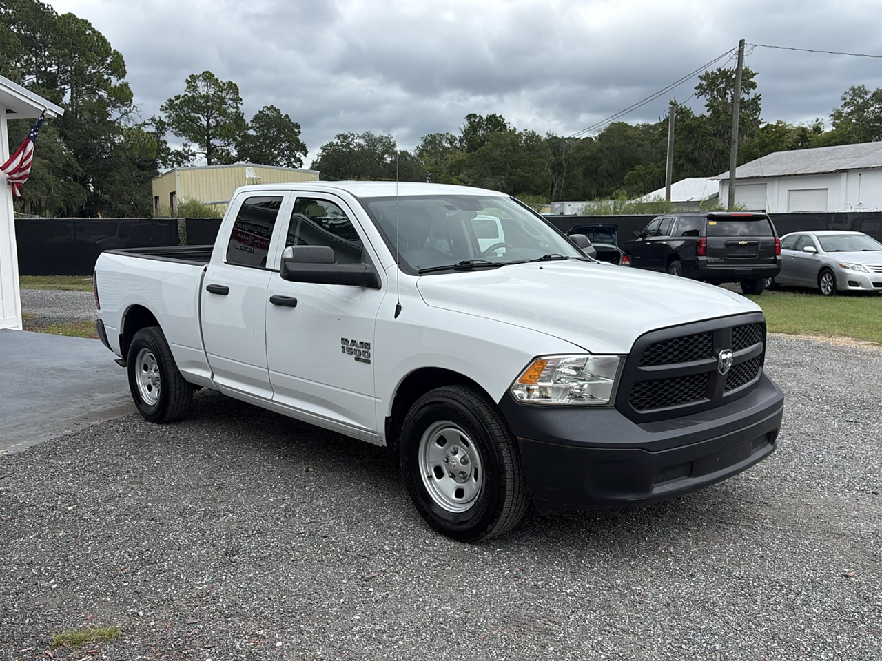 RAM 1500 Classic Tradesman 4x2 Quad Cab 6'4" Box 2023