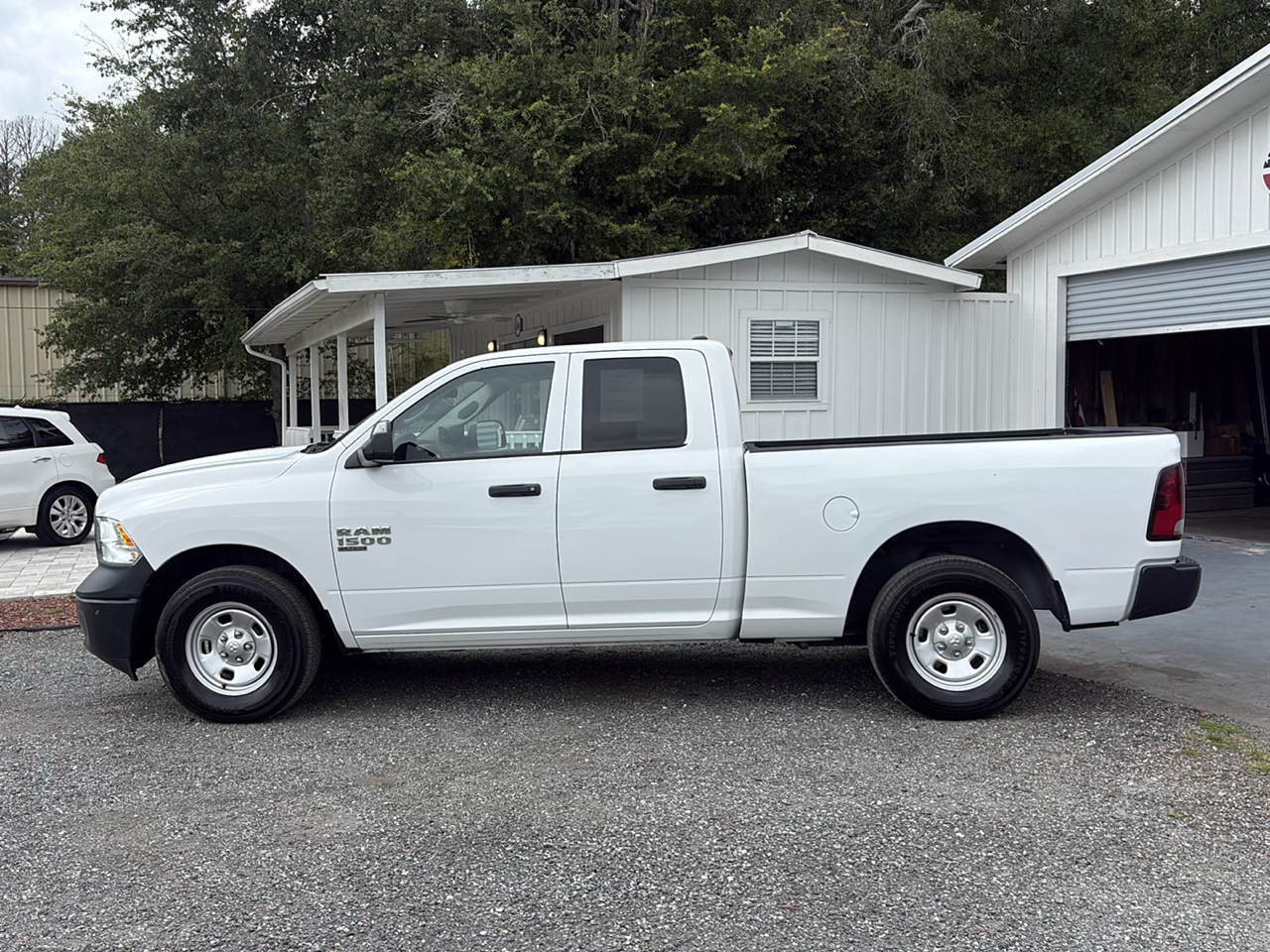 RAM 1500 Classic Tradesman 4x2 Quad Cab 6'4" Box 2023