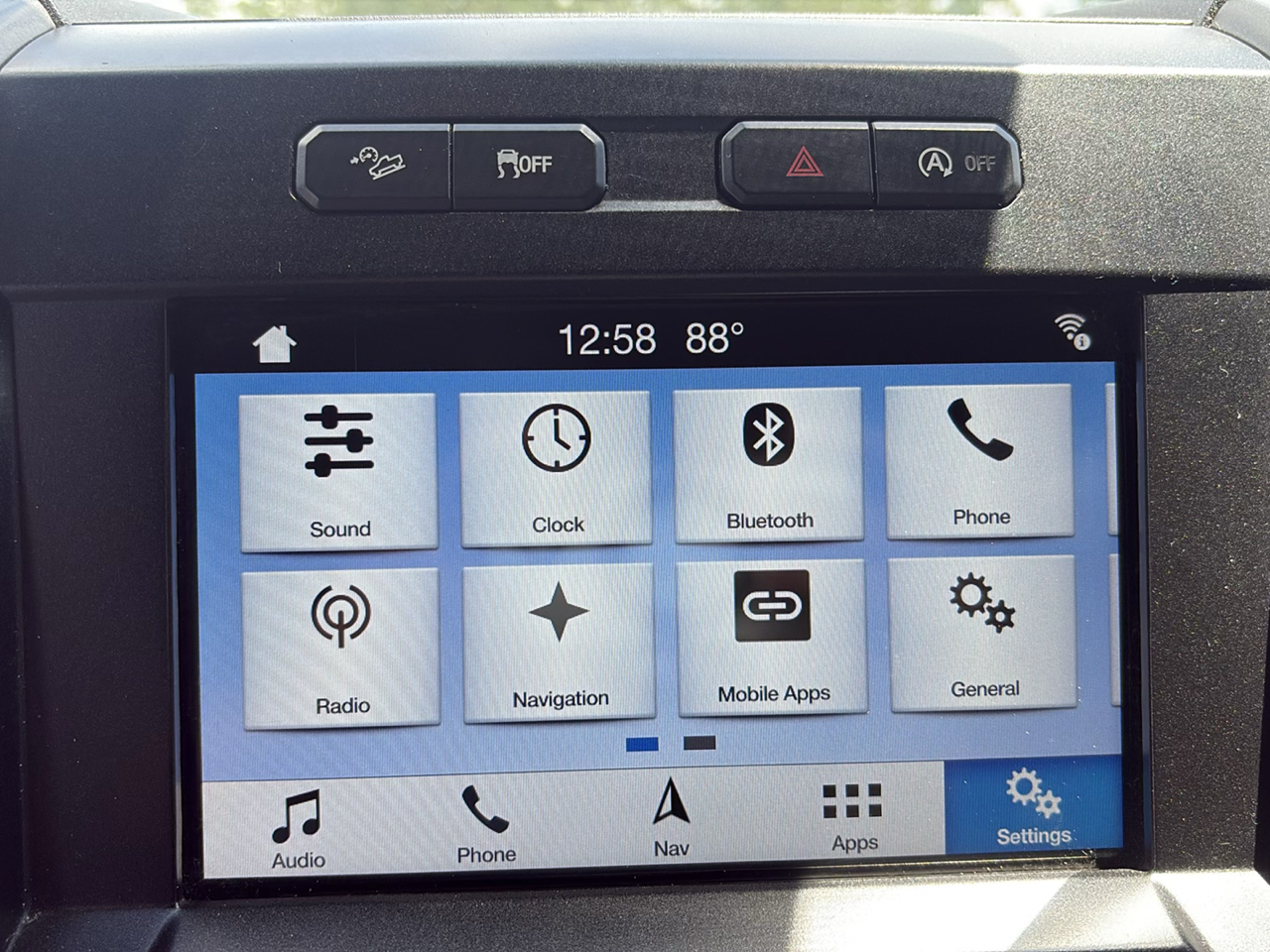 Ford F-150 4WD SuperCrew 145" XLT 2018