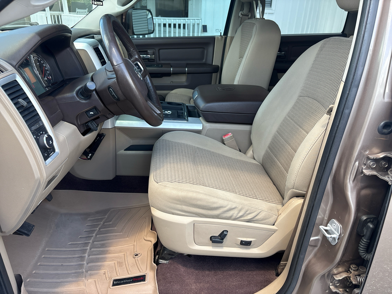 Dodge Ram 1500 2WD Crew Cab 140.5" SLT 2009